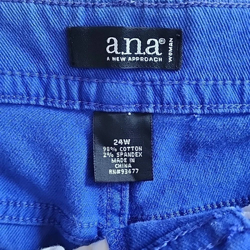 Ladies A.N.A Shorts Sz 24W - Picture 2 of 3